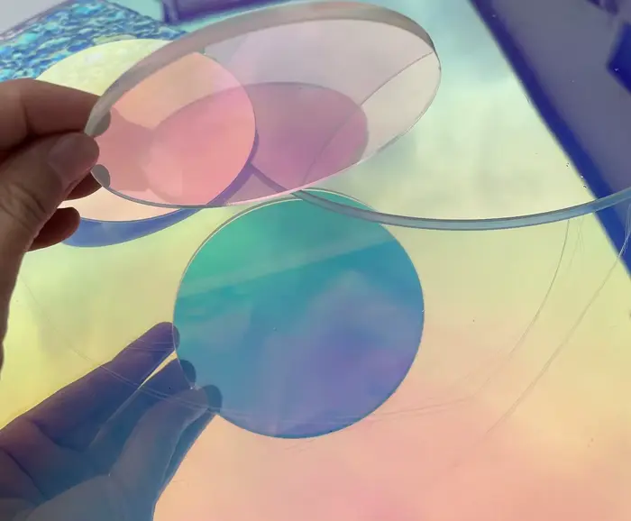 Planche arc-en-ciel en plexiglas laser