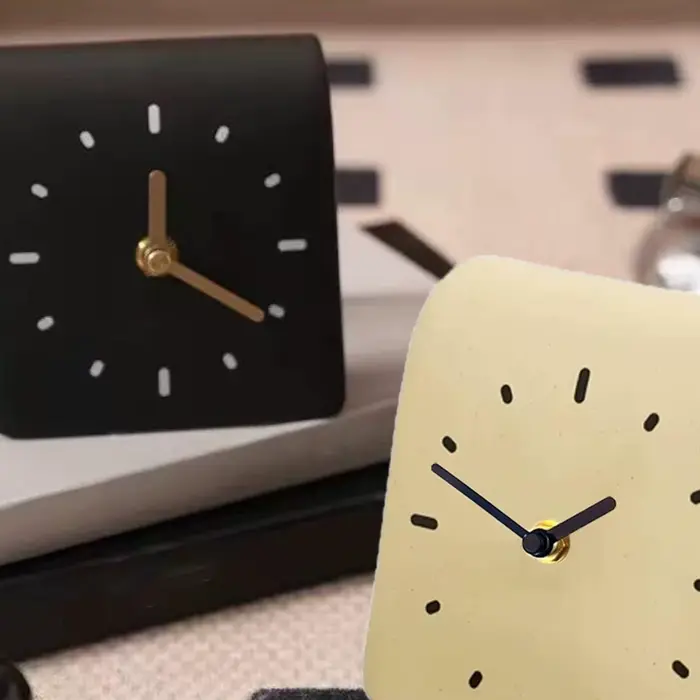 Horloge de bureau moderne
