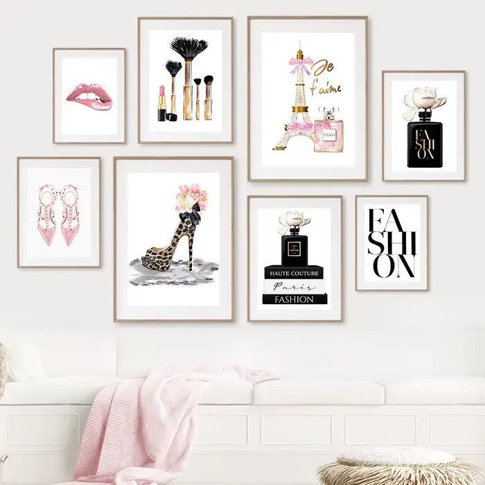 Affiches murales sur toile Fashion Paris : Tour Eiffel rose et or