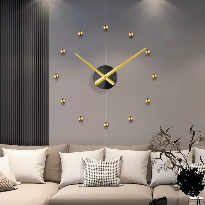 Grande horloge murale de luxe en métal