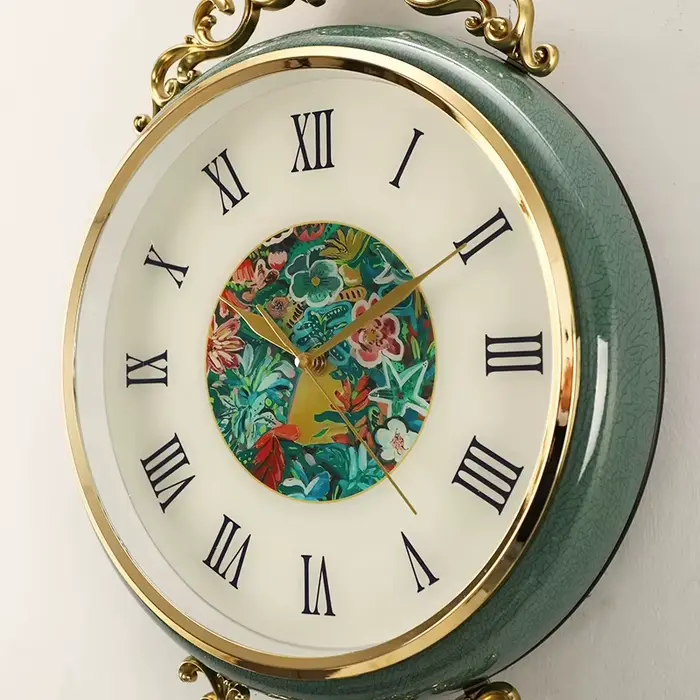 Horloges murales de luxe antiques