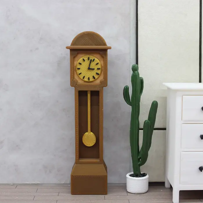 Horloge miniature victorienne pour maison de poupée