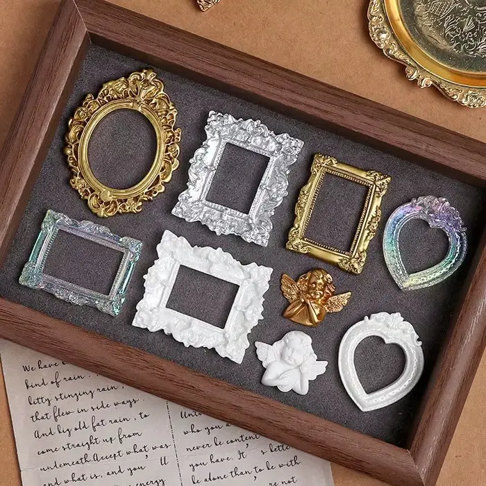 12 cadres photo miniatures rétro dorés