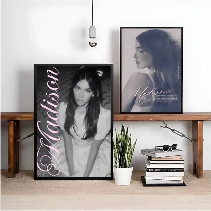 Affiche créative Singer M-Madison Beer