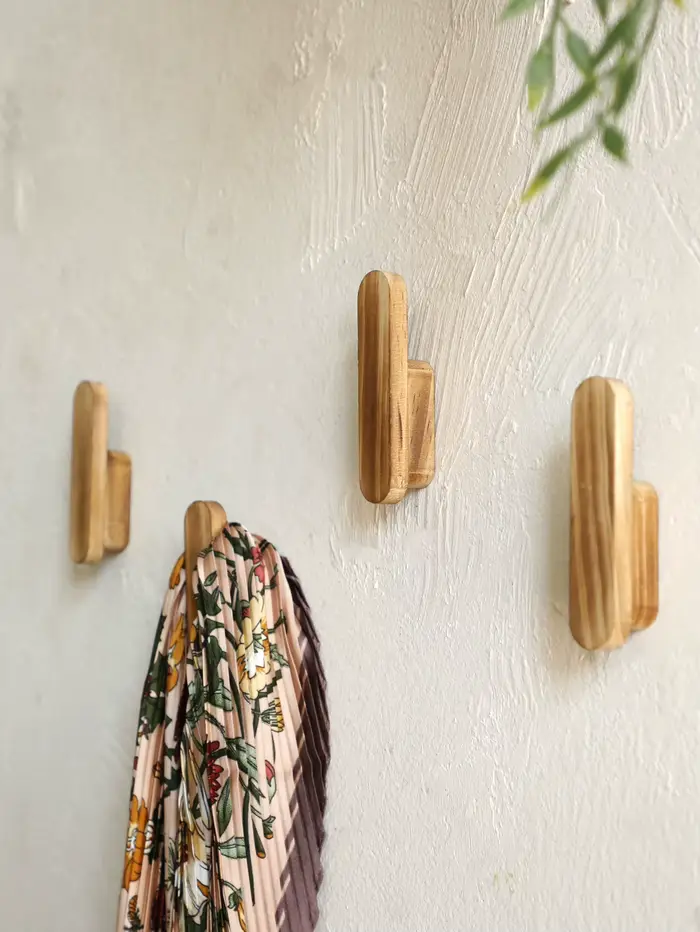 2 crochets muraux rustiques en bois faits à la main