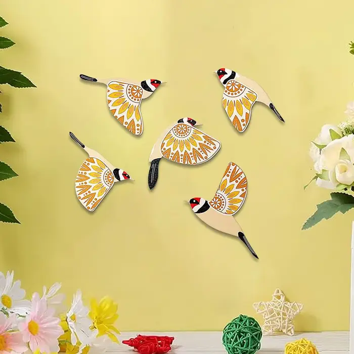 Décoration murale en bois d'oiseaux volants noirs