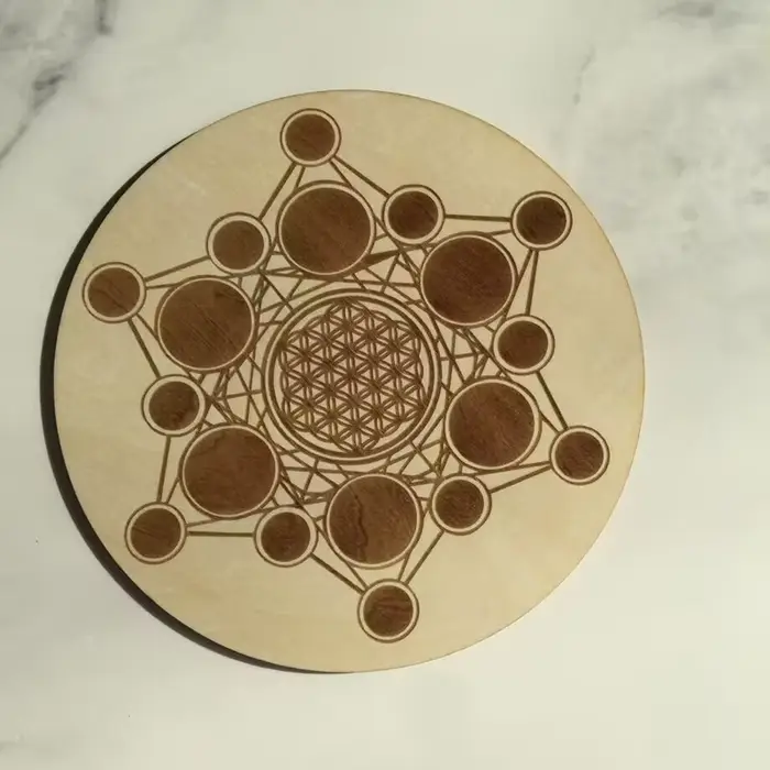 Plaques géométriques en bois pour la décoration de la maison