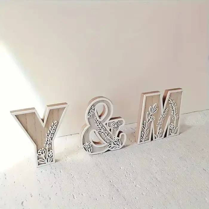 Ensemble de décoration murale avec lettres de l'alphabet en bois