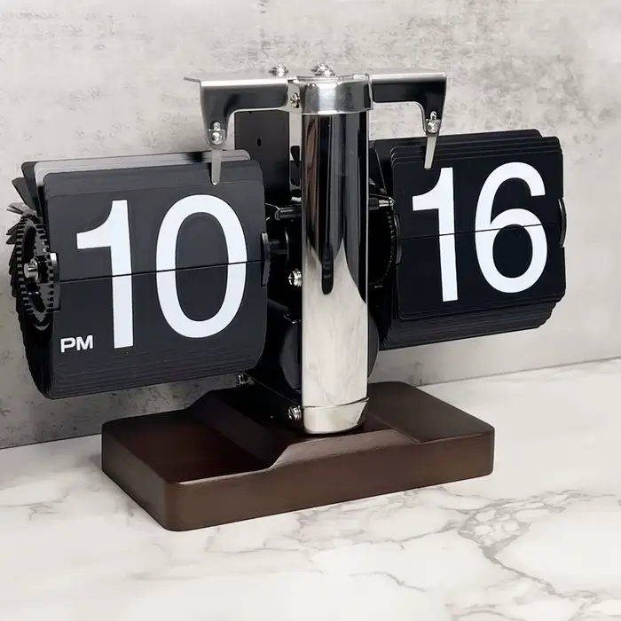 Horloge de retournement de Page automatique à Quartz Vintage