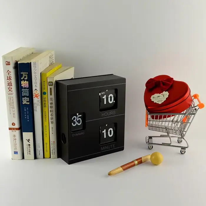 Horloge de table numérique à rabat de livre rétro