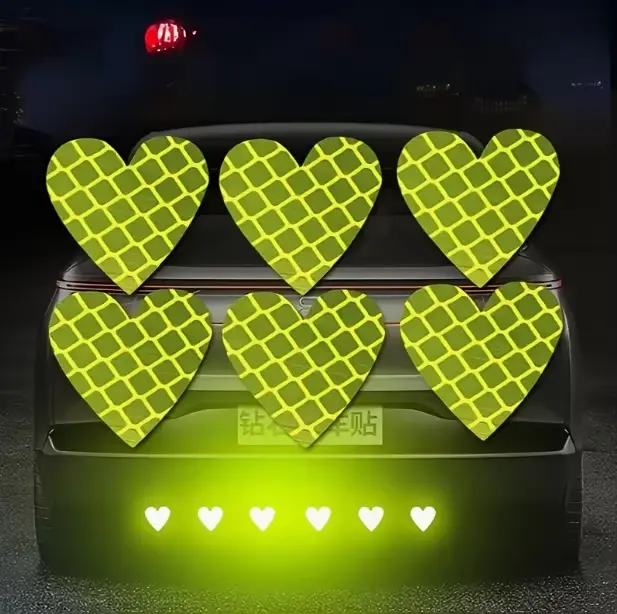 6 autocollants réfléchissants en forme de cœur rouge - Convient aux voitures, motos et véhicules électriques, autocollants multifonctionnels qui améliorent la sécurité et le style la nuit, fabriqués e