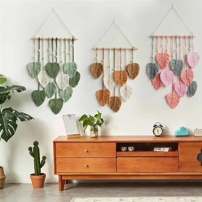 Tapisserie murale en macramé avec cuir chevelu tissé