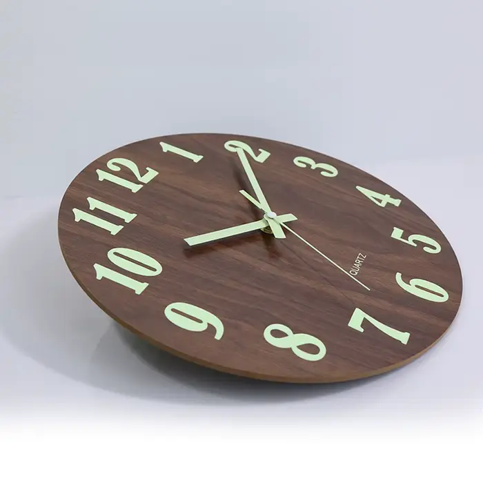 Horloge murale lumineuse en bois de 12 pouces