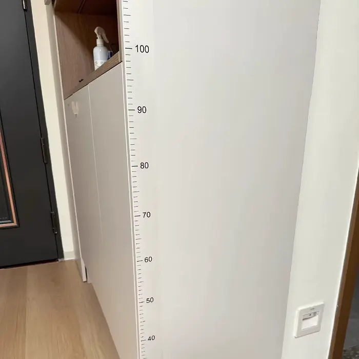 2m Wall Height Measurement Card - Easy-to-Read Durable PC Material Writeable & Removable Ideal for Room Decor
