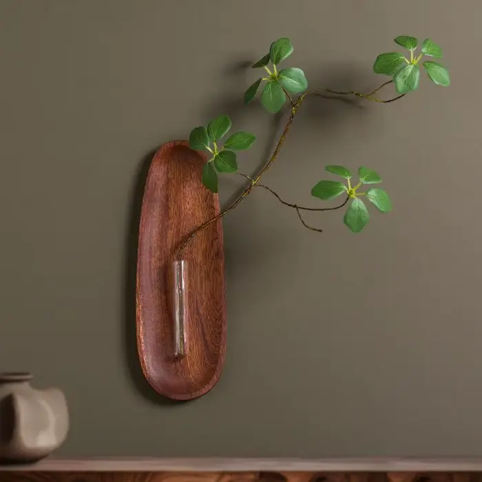 Vase mural en bois massif