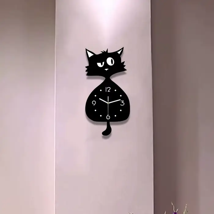 Horloge murale de chat de dessin animé intéressante avec fonction de balançoire arrière