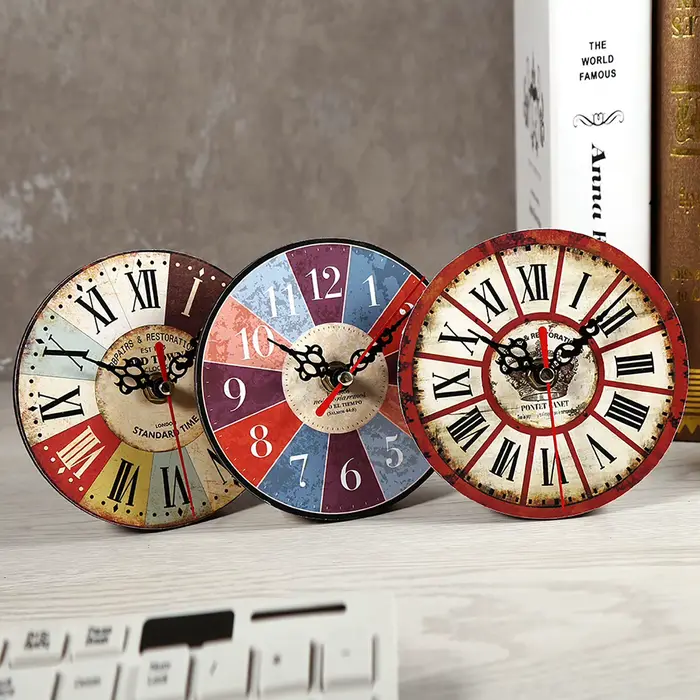 Horloge murale ronde en bois vintage