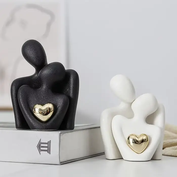 Sculpture de Couple Romantique Abstraite en Céramique
