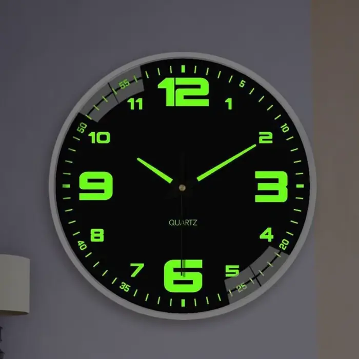 Horloge murale silencieuse à quartz pour la décoration du salon