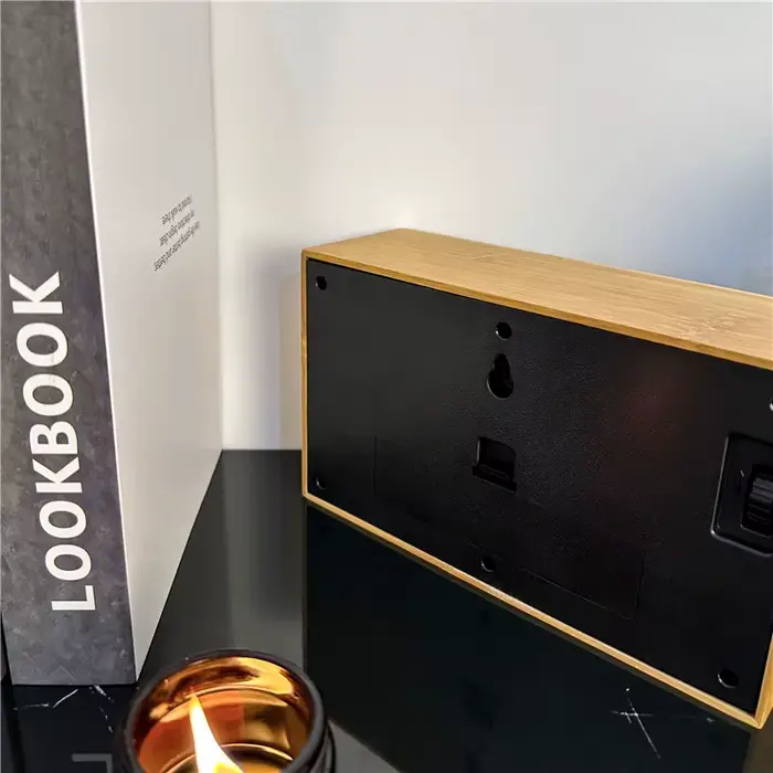 Horloges de Table Mécaniques en Bois
