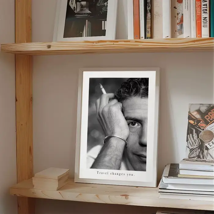 Affiche sur toile « Manger dans un restaurant local ce soir » Anthony Bourdain