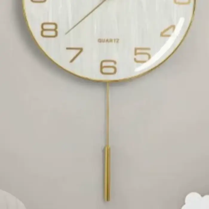Horloge murale en verre chic
