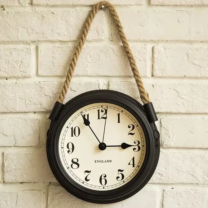 Horloge murale en métal 3D créative