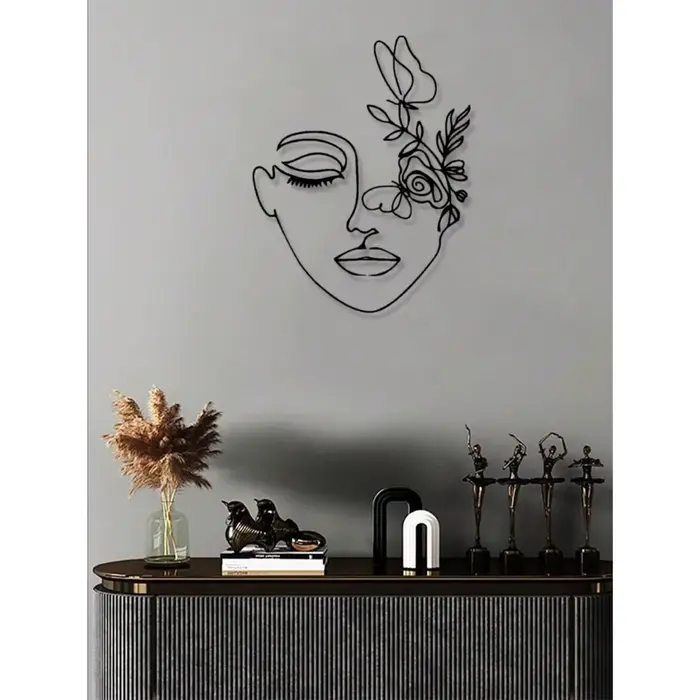 Art mural en métal abstrait représentant un visage de femme | Décoration d'intérieur moderne
