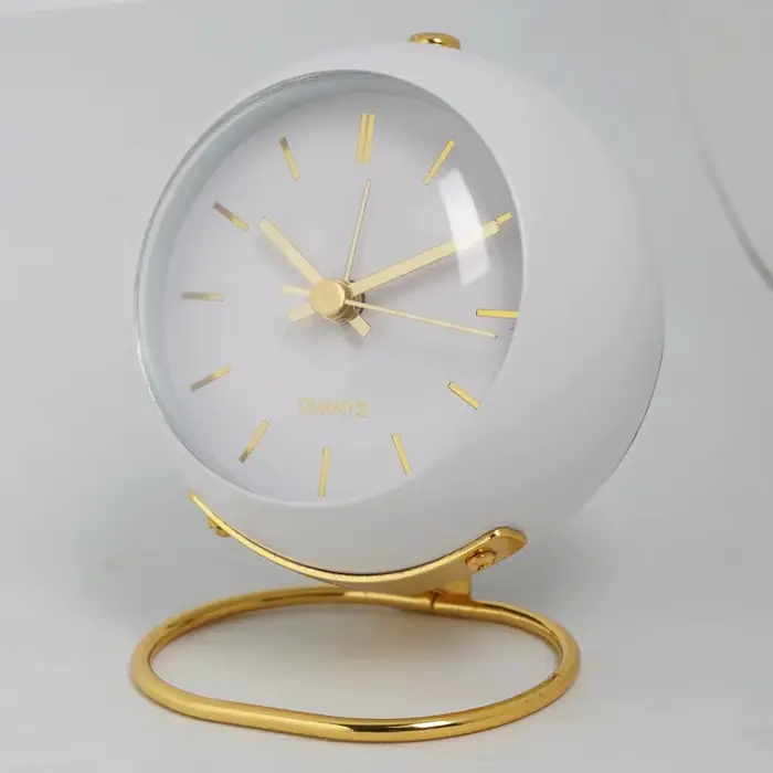 Horloge de bureau électronique créative nordique