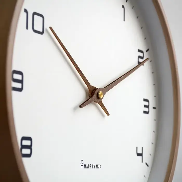 Horloge murale en bois de style nordique européen