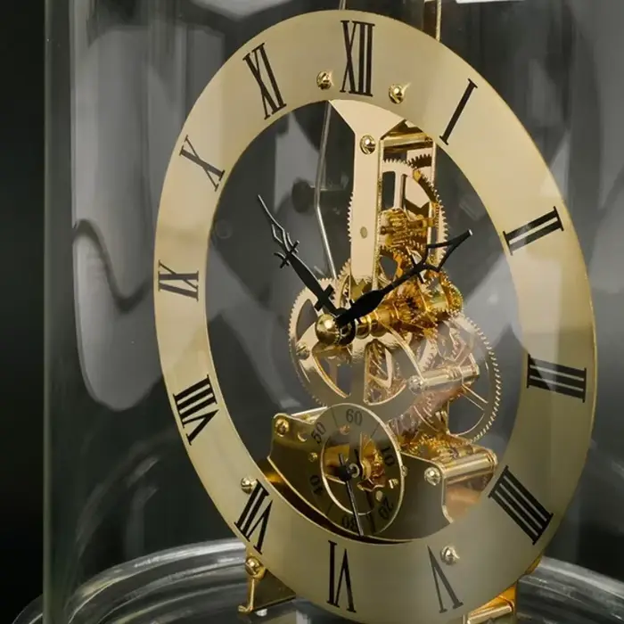 Horloge de bureau mécanique en métal nordique