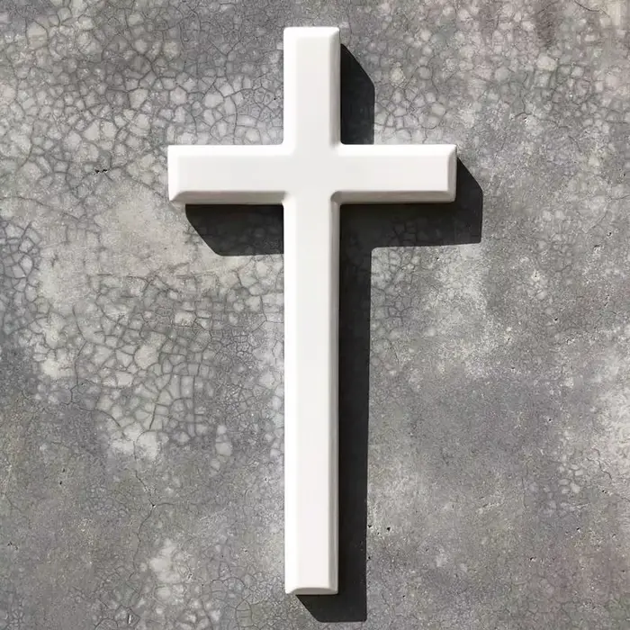 Croix de mur en bois pour la décoration intérieure