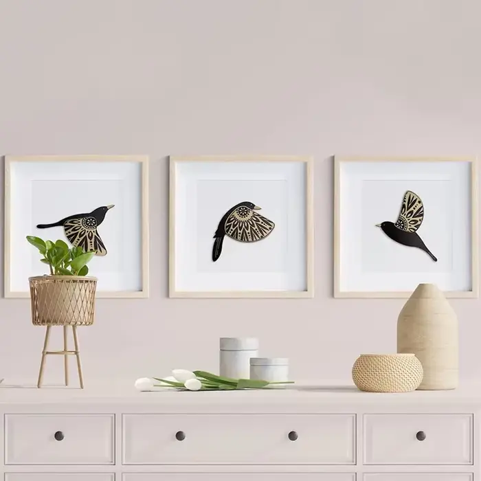 Décoration murale en bois d'oiseau noir