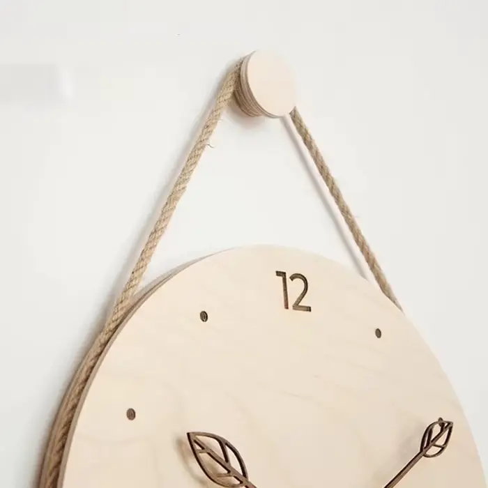 Horloge murale nordique en bois