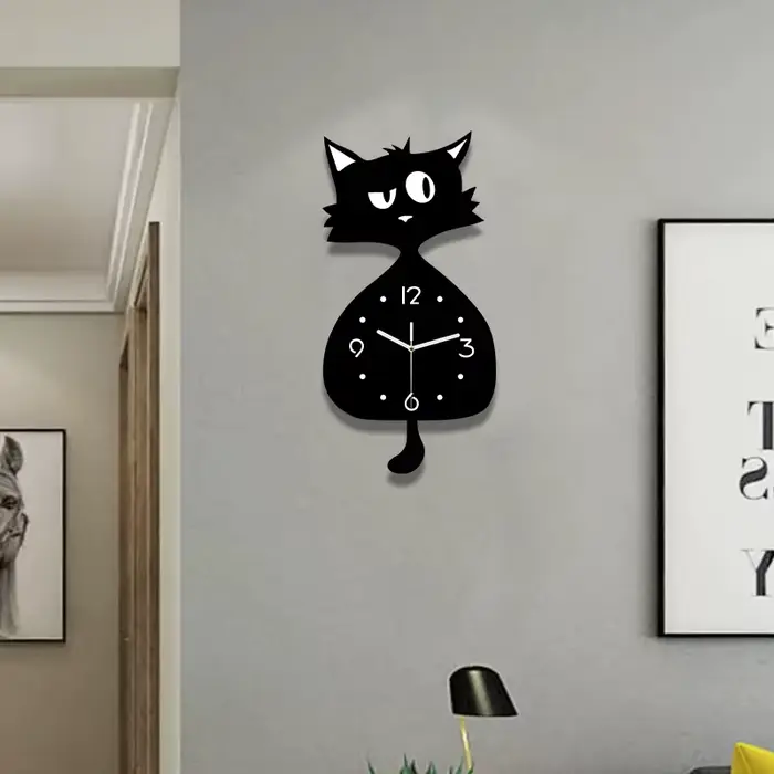 Horloge murale de chat de dessin animé intéressante avec fonction de balançoire arrière