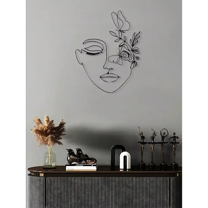 Art mural en métal abstrait représentant un visage de femme | Décoration d'intérieur moderne