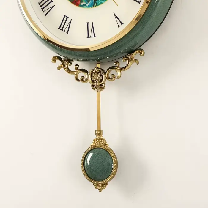 Horloges murales de luxe antiques