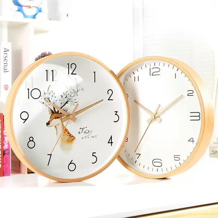 Horloge murale nordique en bois