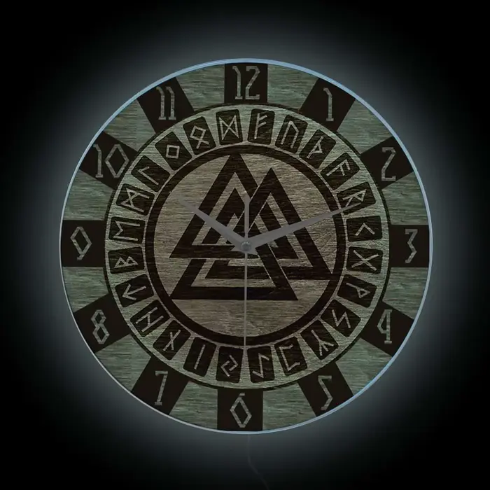 Horloge murale nordique Valknut