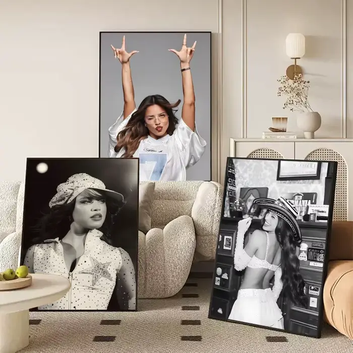 Affiche Singer E-Emilia Mernes