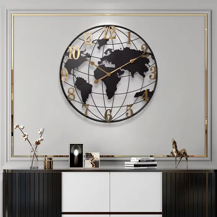 Horloge murale minimaliste en métal