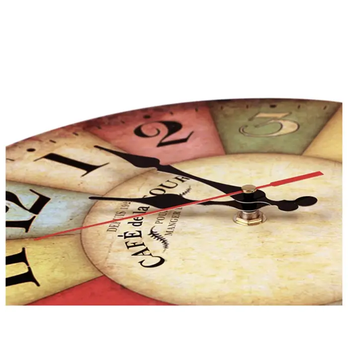 Horloge murale en bois rétro