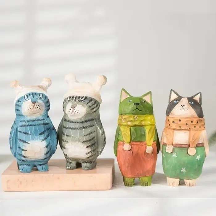 Ornement de chat en bois sculpté à la main