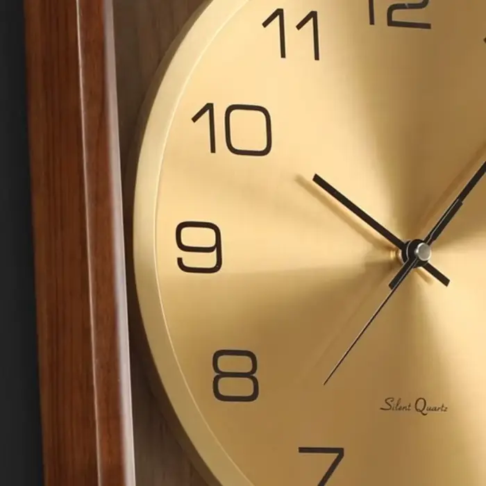 Horloge murale suspendue Simple