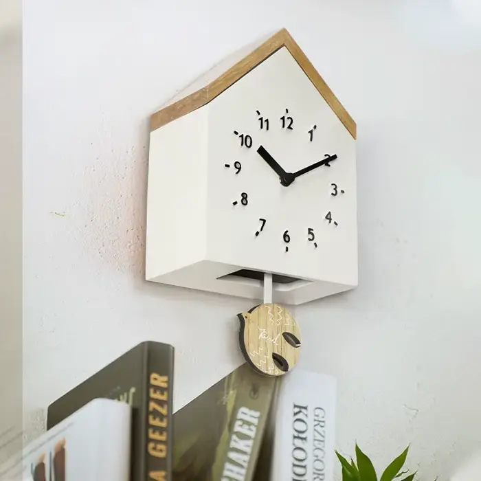 Horloges murales de dessin animé, horloge nordique en bois pour salon, décoration de maison moderne Simple, montre murale silencieuse, décorations intérieures de maison