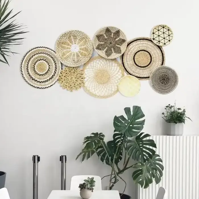 Ensemble de 9 paniers muraux en rotin