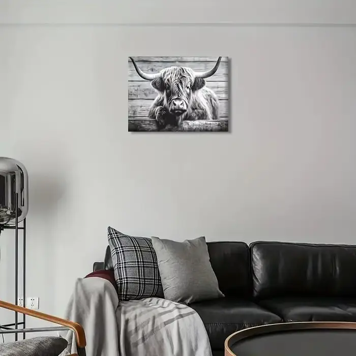 Panneau en bois vintage avec vache noire et blanche