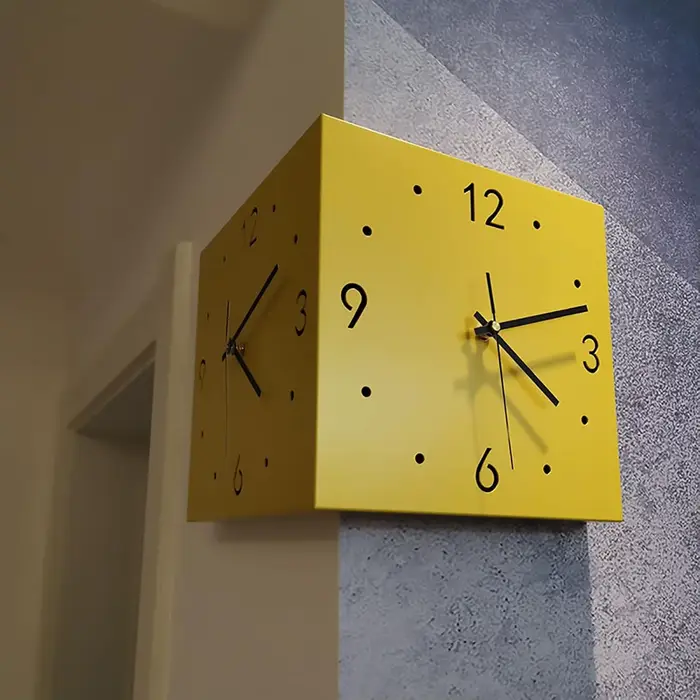Horloge murale d'angle double face