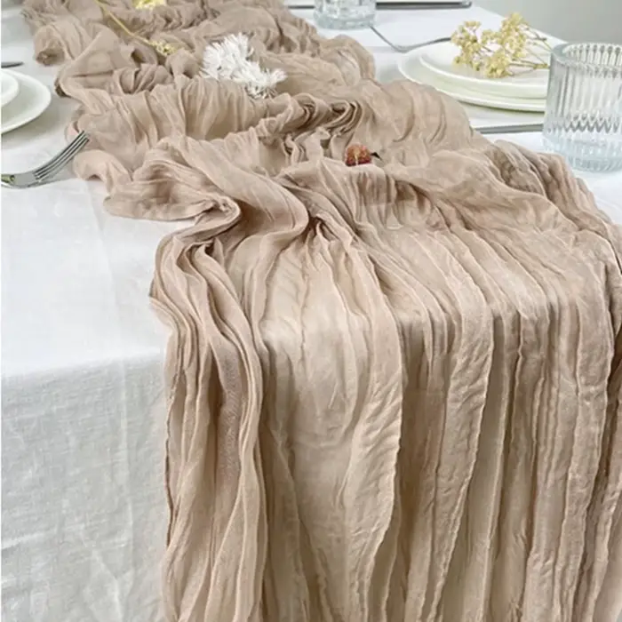 Chemin de Table en Gaze Semi-Transparente
