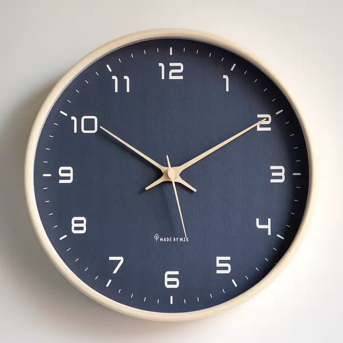 2025 nouveau 10/12/14 pouces nordique en bois massif Simple horloge murale salon décoration de la maison silencieux